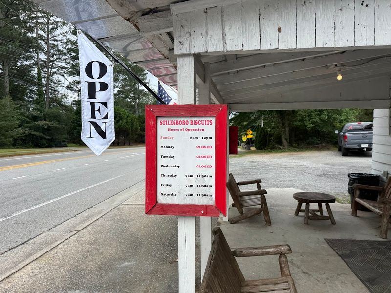 This Georgia Diner Is A Must-Visit For Anyone Who Loves A Great Breakfast - Decor Hint Limited Hours That Guarantee Peak Freshness