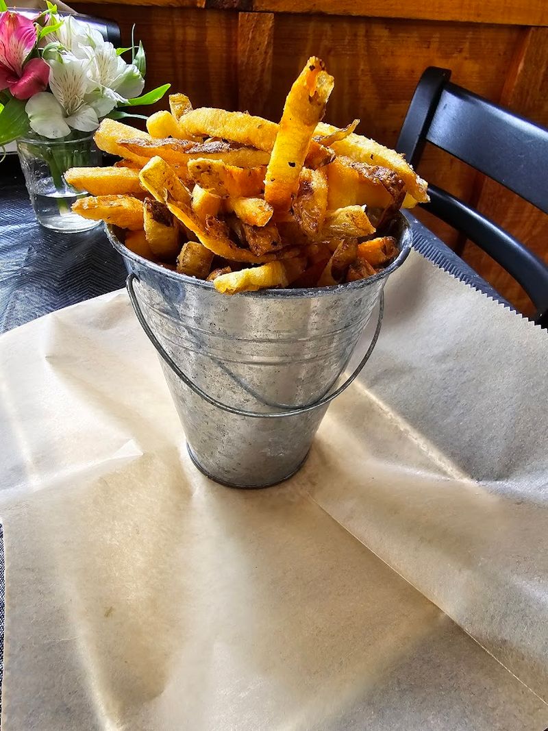 Burgers And Fries That Go Beyond Expectations