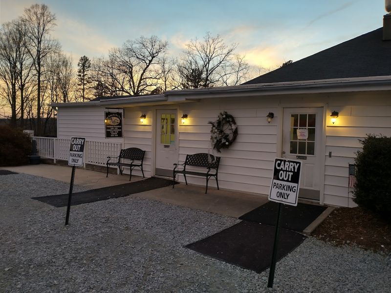 This Quiet North Carolina Steakhouse Builds Its Menu Around Big, Juicy Steaks - Decor Hint A Location That Adds Unexpected Charm