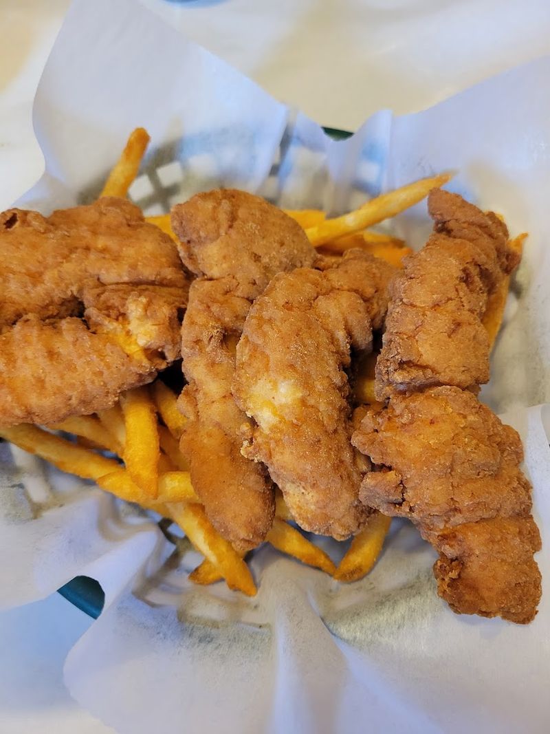 12 Massachusetts Catfish Restaurants You'll Travel Miles For - Decor Hint The Boiling Crab