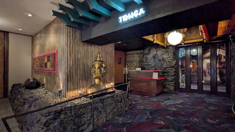 If You Haven't Eaten Inside A Tropical Lagoon In California, You're Missing Out Big Time - Decor Hint The Tonga Room Sits Inside The Fairmont San Francisco