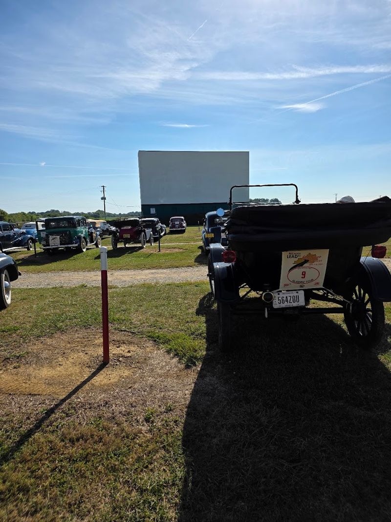 Summer Nights Come Alive At Indiana's Largest Drive In - Decor Hint Five Screens Every Night