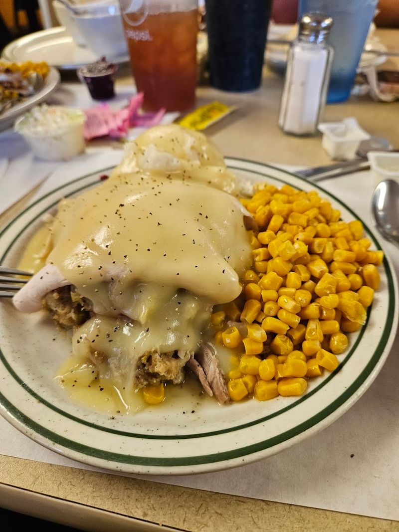 These Michigan Restaurants Stay Busy Without Ever Trying Too Hard - Decor Hint Turkey Roost