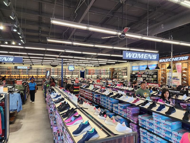 SKECHERS Factory Outlet