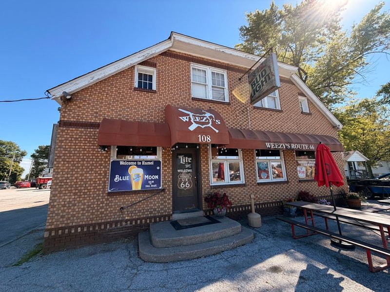 11 Illinois Diners That Have Not Changed Much Over The Years - Decor Hint Weezy's