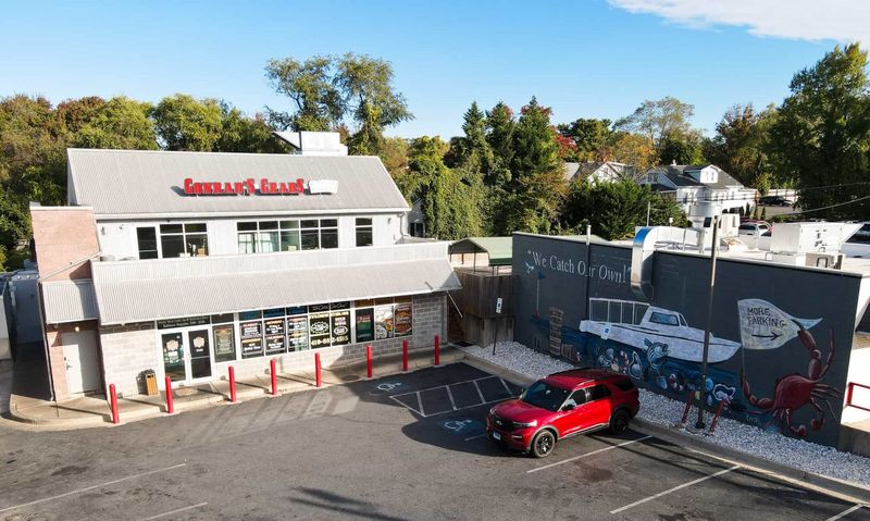 Conrad's Crabs & Seafood Market