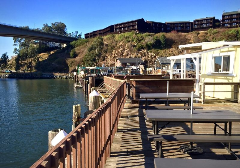Noyo River Grill: Waterfront Dining with a Relaxed Rhythm