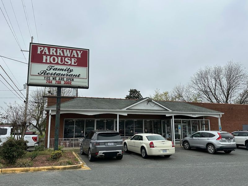 10 North Carolina Spots Where Meat-And-Three Still Matters - Decor Hint Parkway House Family Restaurant