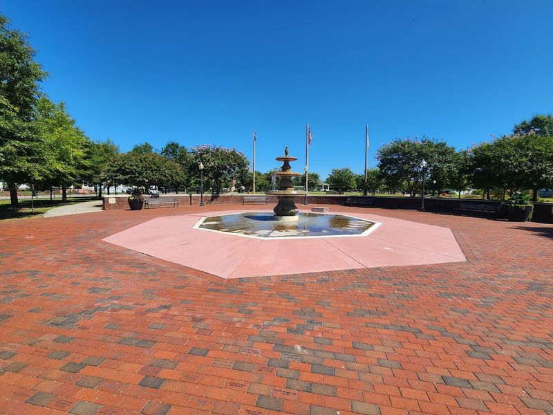 A Small-Town Downtown That Still Feels Alive