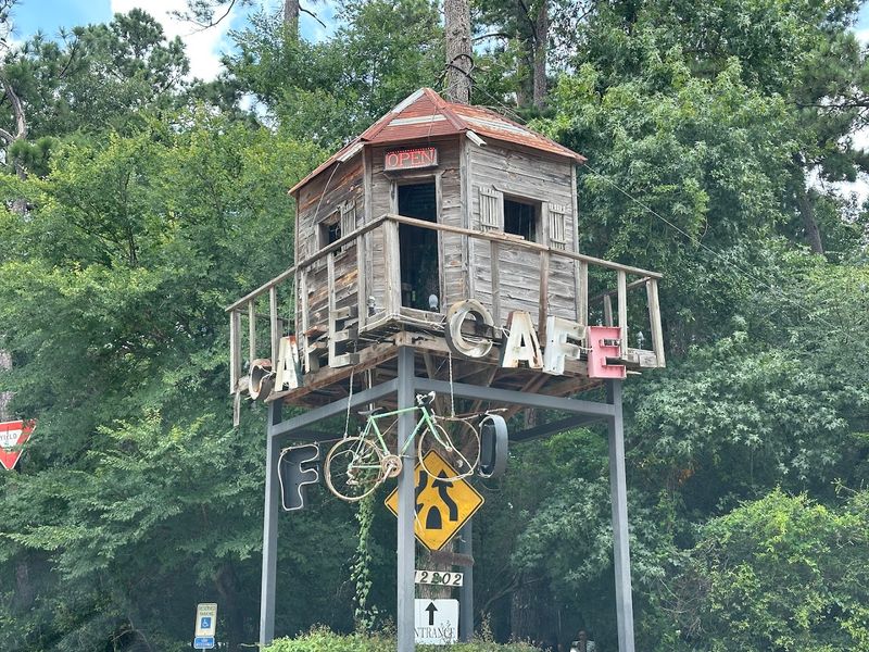 Treehouse Cafe, Magnolia