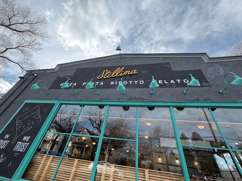 14 Hole-In-The-Wall Italian Trattorias In Colorado That Keep Family Recipes Alive - Decor Hint Stellina Pizza Cafe