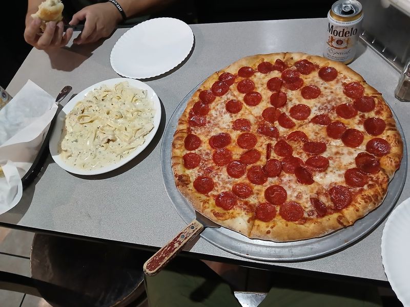14 Texas Pizza Places Serving Slices You'll Dream About - Decor Hint New York's Best Pizza