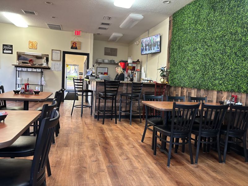 Eggshells Kitchen