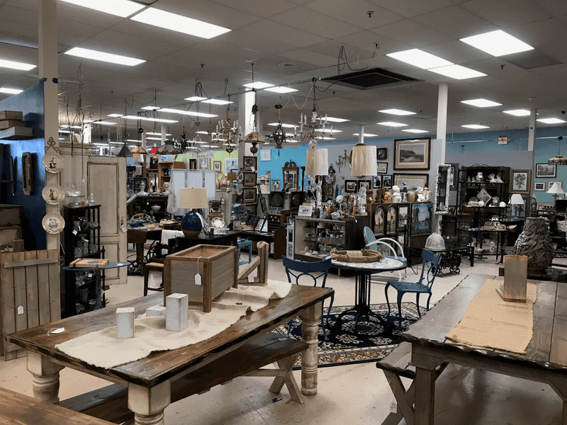 Trends & Traditions Antiques Mall– Augusta