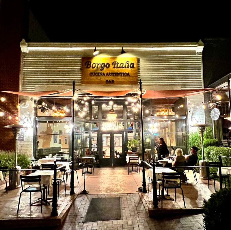 These Streets In A Georgia Town Look Straight Out Of A Hollywood Film - Decor Hint Southern Hospitality and Small-Town Atmosphere