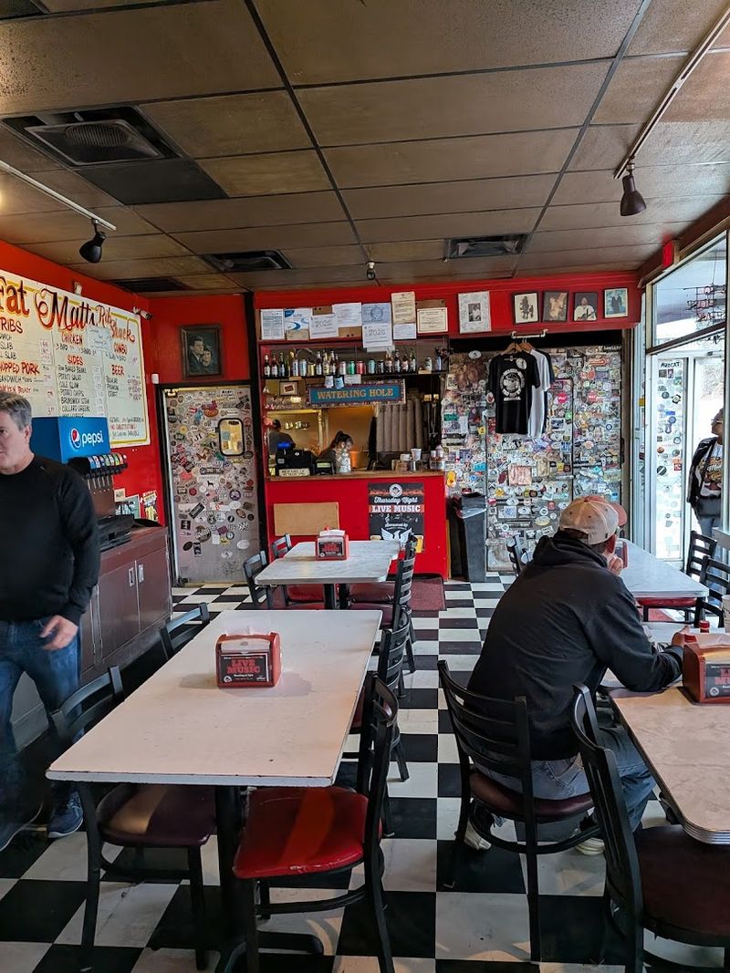 Casual, No-Frills Atmosphere