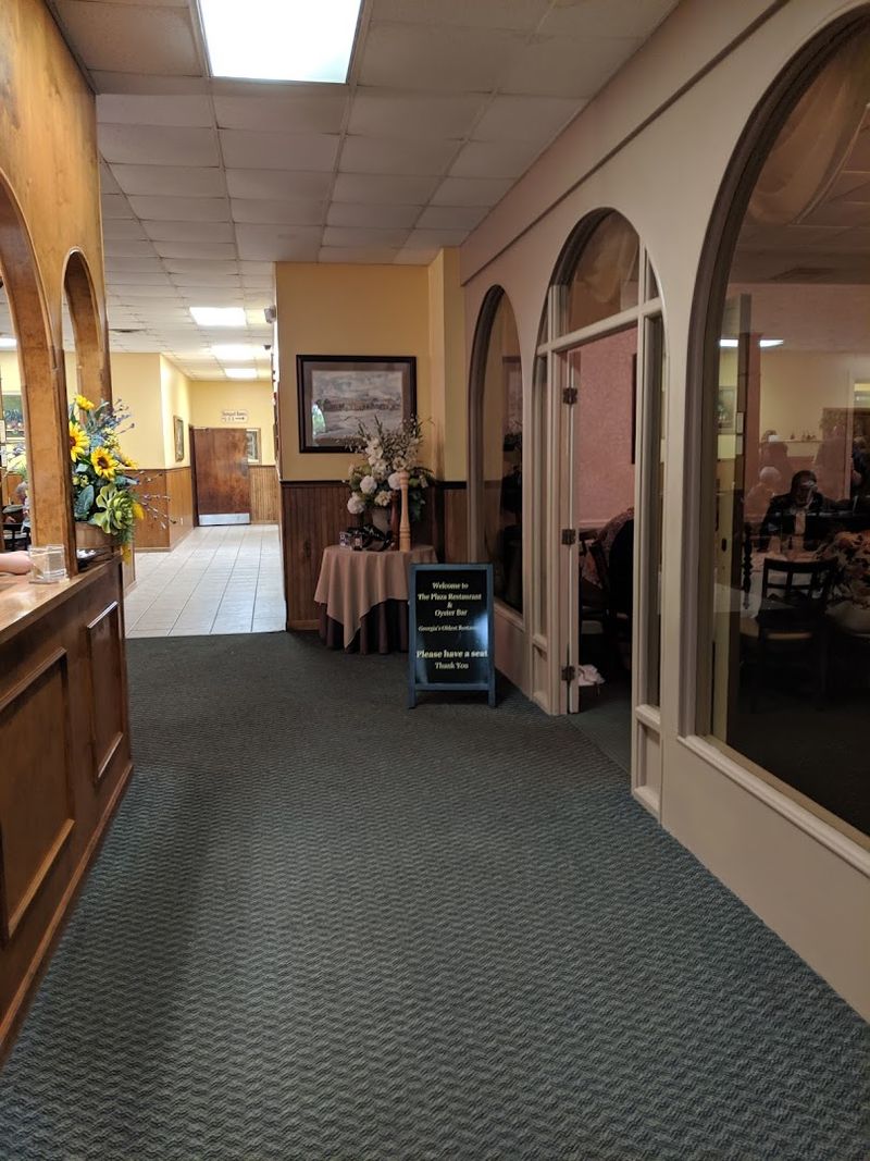 These Juicy Prime Rib Cuts In Georgia Keep People Coming Back - Decor Hint Vintage Ambiance With Real Architectural Character