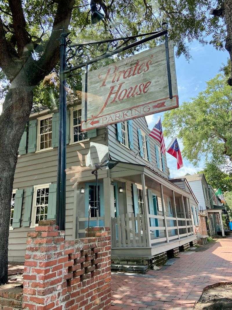 On-Site Gift Shop for Pirate-Themed Souvenirs