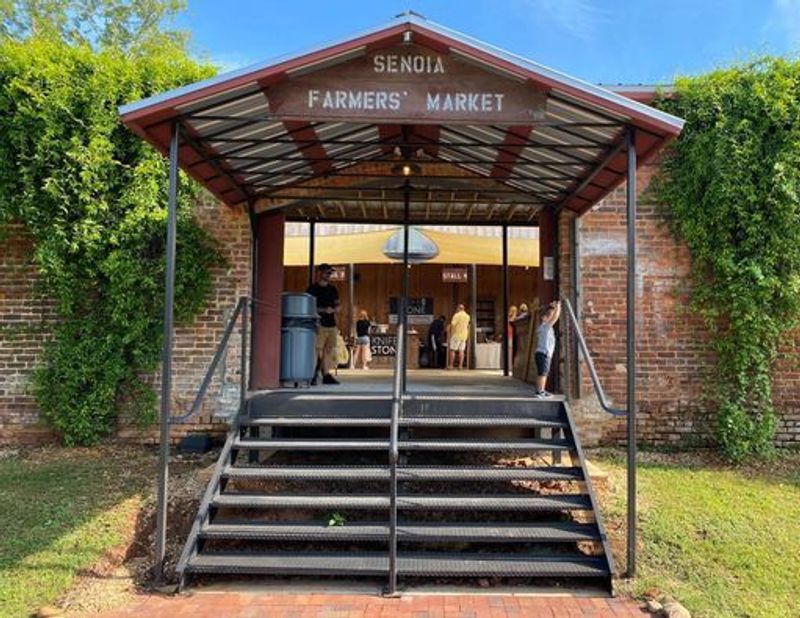 These Streets In A Georgia Town Look Straight Out Of A Hollywood Film - Decor Hint Senoia Farmers Market
