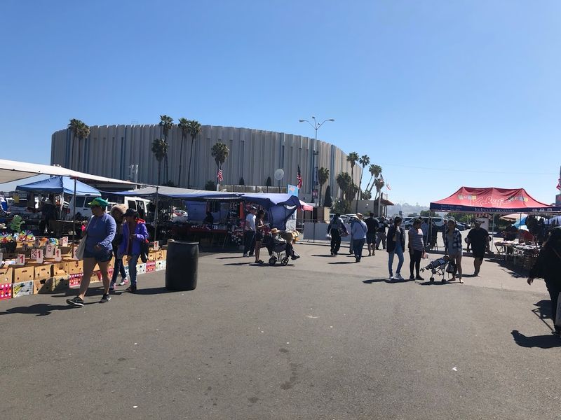 9 Treasure-Filled Flea Markets In California You Absolutely Can't Miss - Decor Hint Kobey's Swap Meet, San Diego