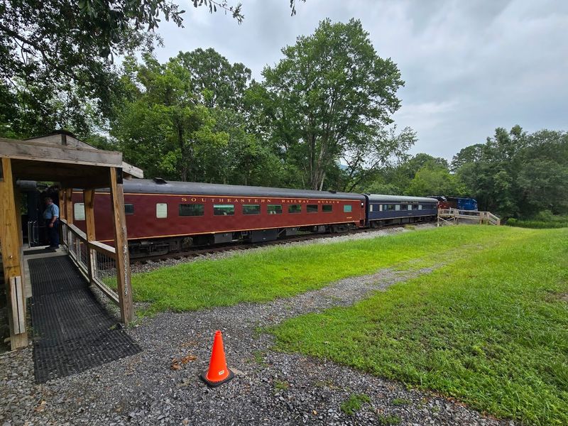 Hiwassee River Scenic Railroad