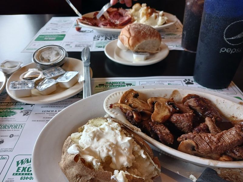 Ken's Restaurant, Skowhegan