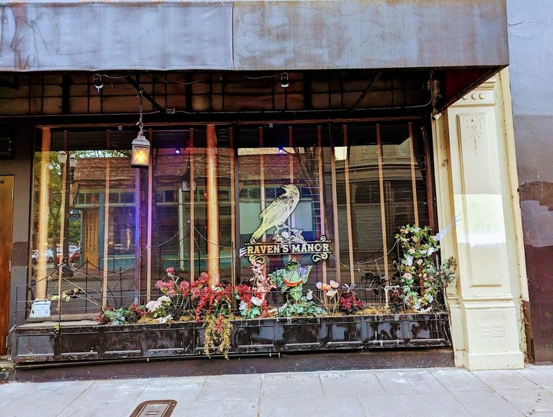 Raven's Manor