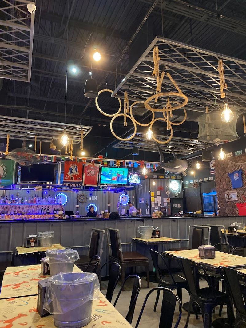 12 Massachusetts Catfish Restaurants You'll Travel Miles For - Decor Hint Hook & Reel Cajun Seafood