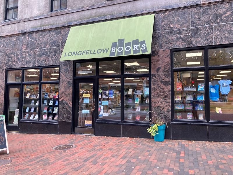 Longfellow Books, Portland