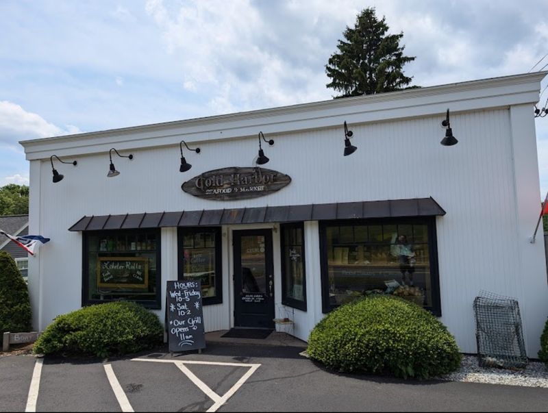 Cold Harbor Seafood & Market, Enfield