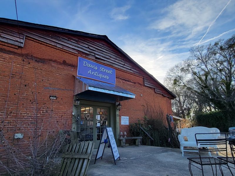 Davis Street Antiques