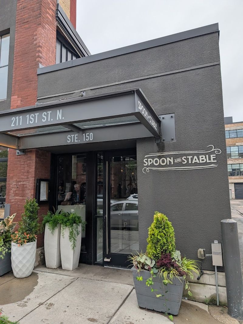 9 Minnesota Restaurants That Are Always Worth The Wait, No Matter The Line - Decor Hint Spoon and Stable