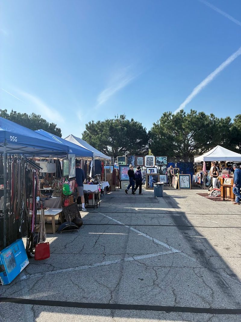Long Beach Antique Market