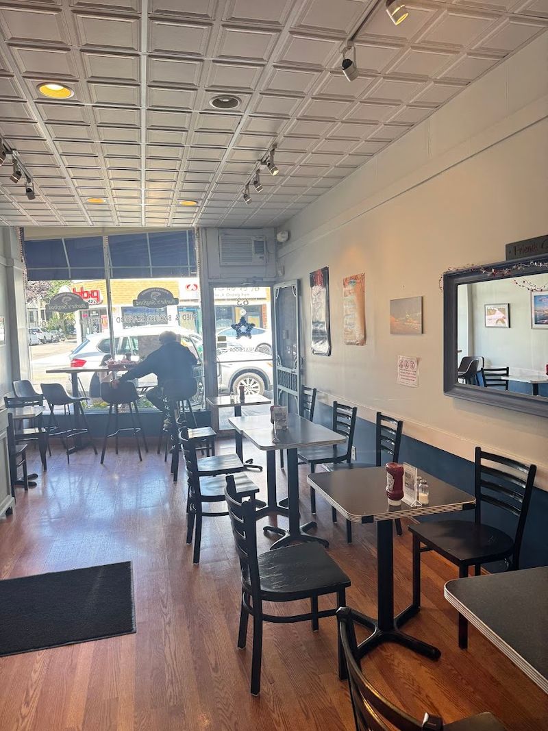 12 Massachusetts Catfish Restaurants You'll Travel Miles For - Decor Hint Burke's Seafood