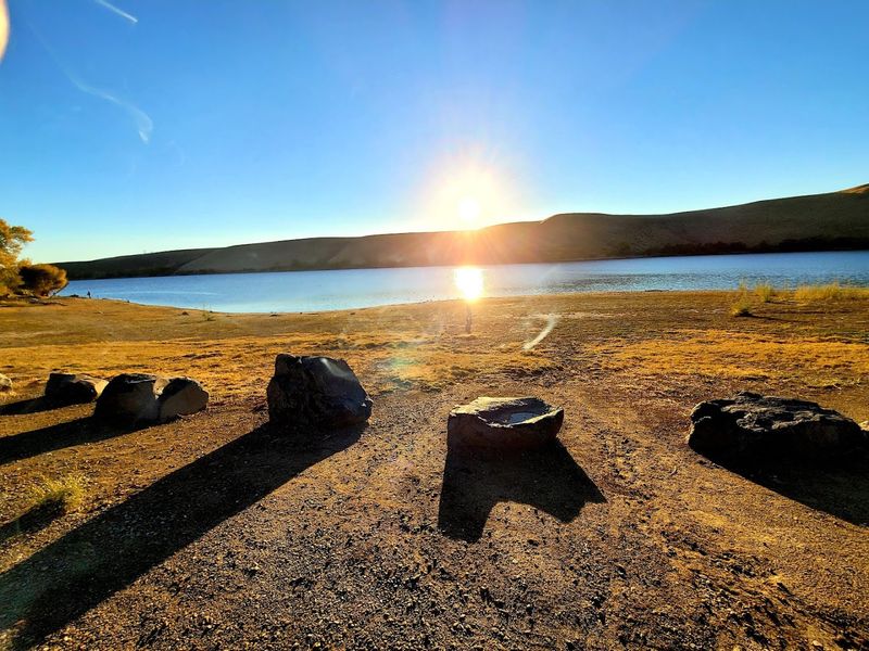 These 10 Waterfront Campgrounds In California's Central Valley Are Ideal For Spring Weekends - Decor Hint Los Banos Creek Campground