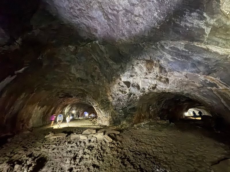 14 Arizona Natural Wonders That Look Like They Are From Another Planet - Decor Hint Lava River Cave
