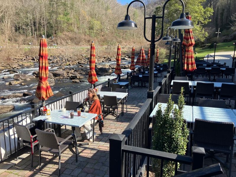 The River View That Changes How You Eat