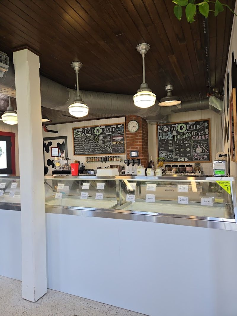 Sweet Claude's Ice Cream, Cheshire
