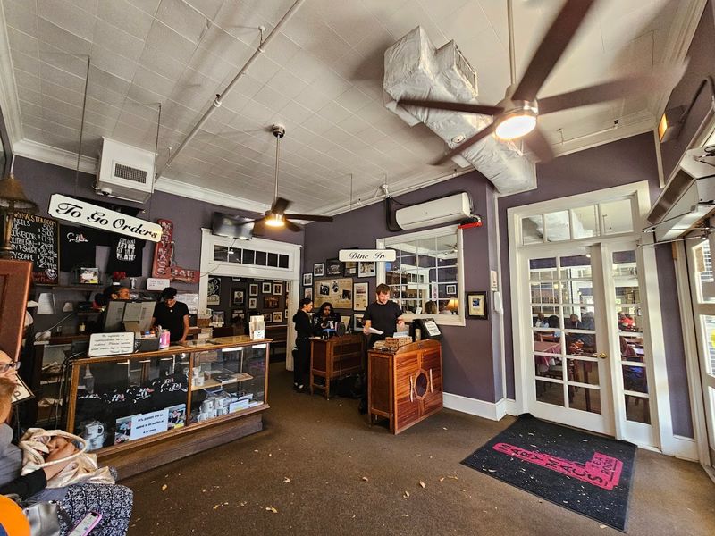 Convenient Hours for Lunch and Dinner