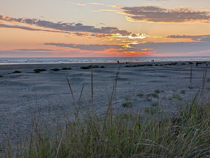 This Hidden Washington Beach Town Feels Like A Well-Kept Secret - Decor Hint Beach Days Forever
