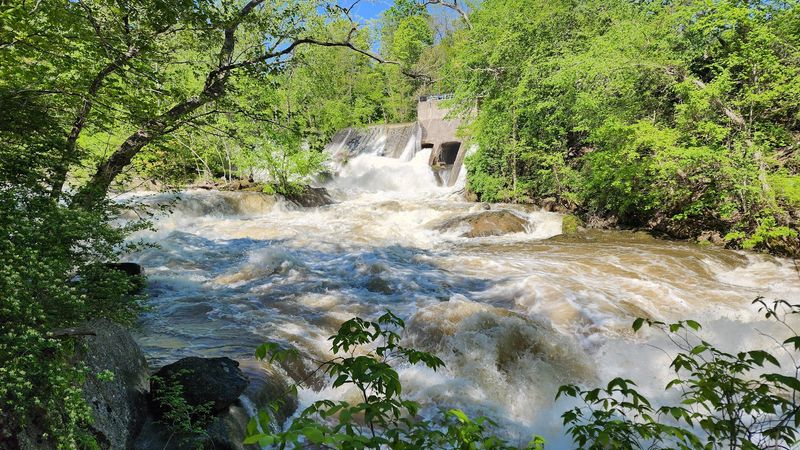 Housatonic River, Historic Bulls Covered Bridge