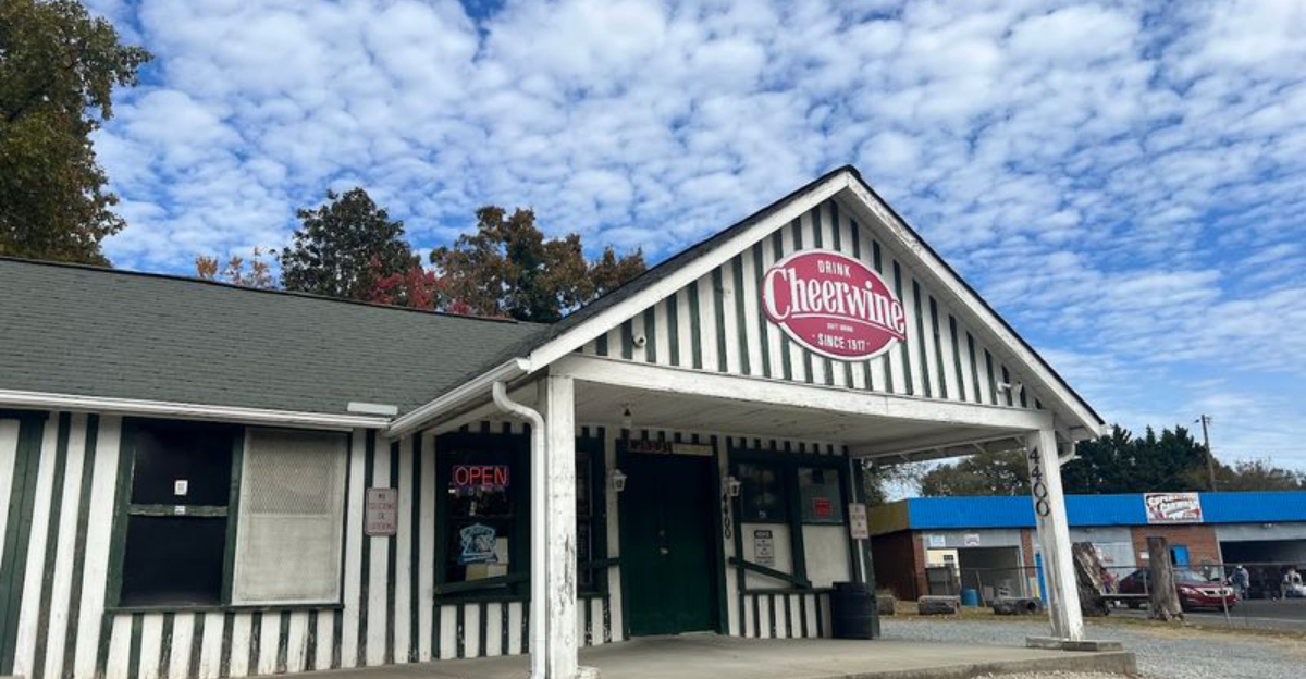 North Carolina Hot Dog Stands Where Secret 50s Chili Slaw Recipes Live On - Decor Hint
