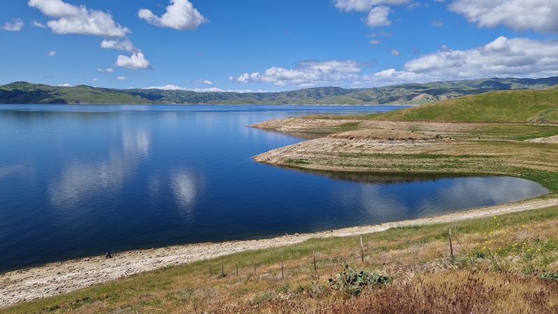 These 10 Waterfront Campgrounds In California's Central Valley Are Ideal For Spring Weekends - Decor Hint San Luis Creek Campground (San Luis Reservoir State Recreation Area)