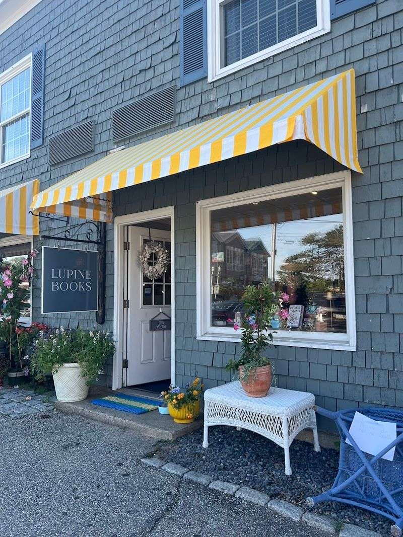 Lupine Books, Kennebunkport