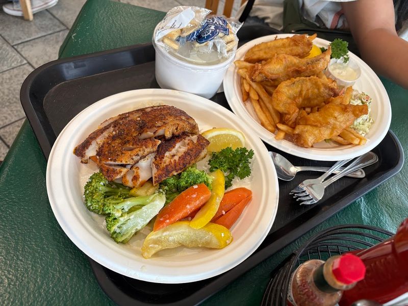 Sea Harvest Fish Market & Restaurant, Monterey