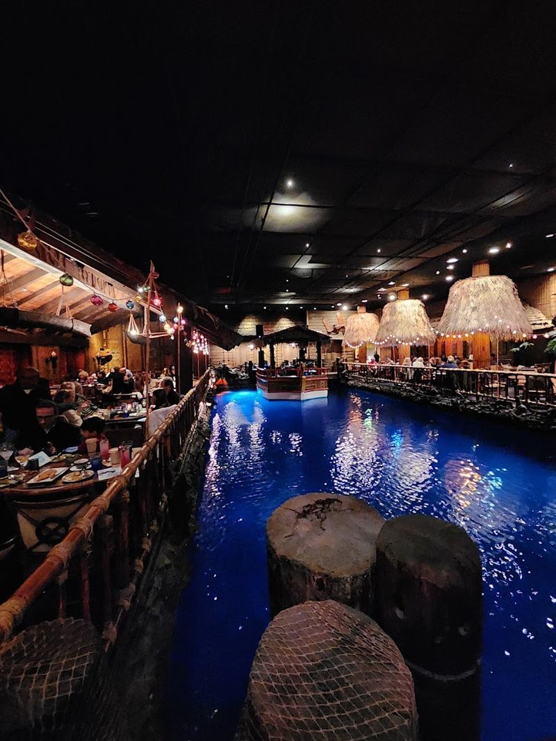 If You Haven't Eaten Inside A Tropical Lagoon In California, You're Missing Out Big Time - Decor Hint The Atmosphere Balances Nostalgia And Novelty