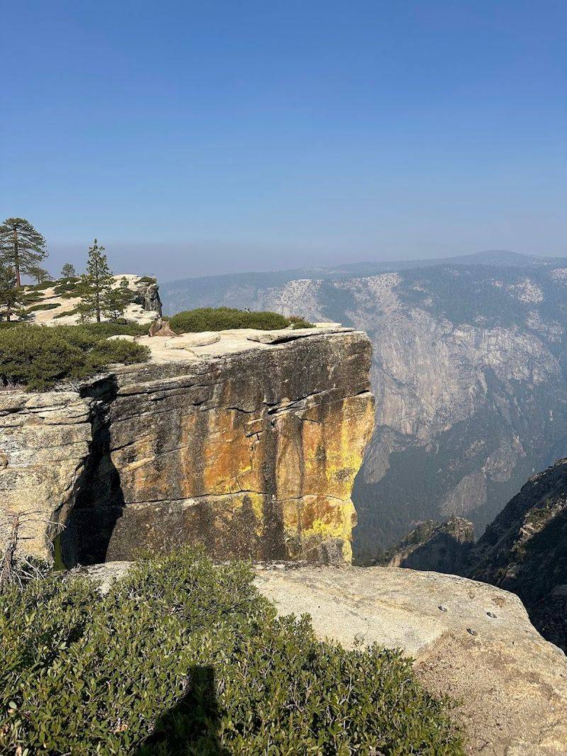 You Haven't Explored California Until You've Hiked This 2.2-Mile Trail With Million-Dollar Vistas - Decor Hint The Fissures Along The Trail