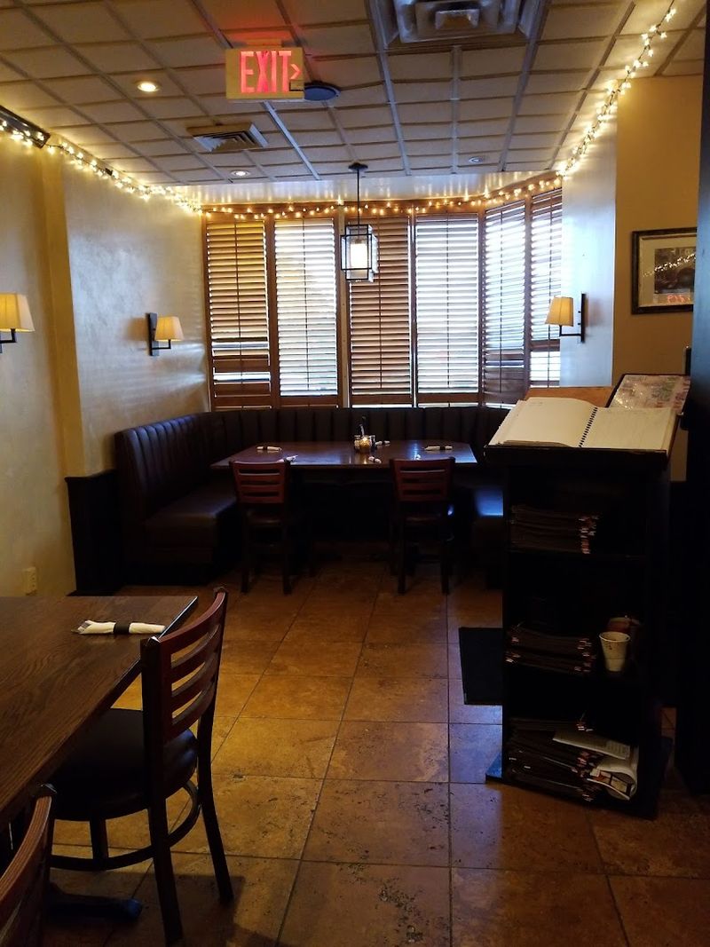 Vito's Restaurant, Bar & Pizzeria