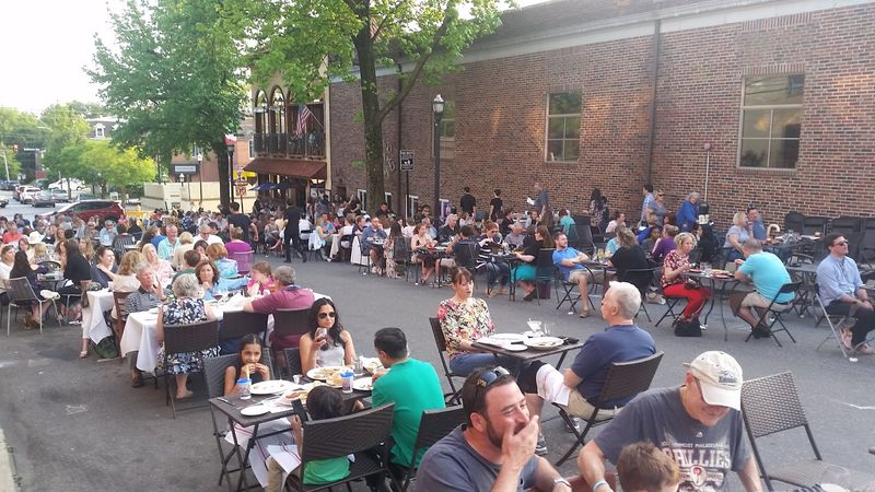These Are The Delaware County, Pennsylvania Restaurants Locals Don't Get Tired Of - Decor Hint Fellini Cafe