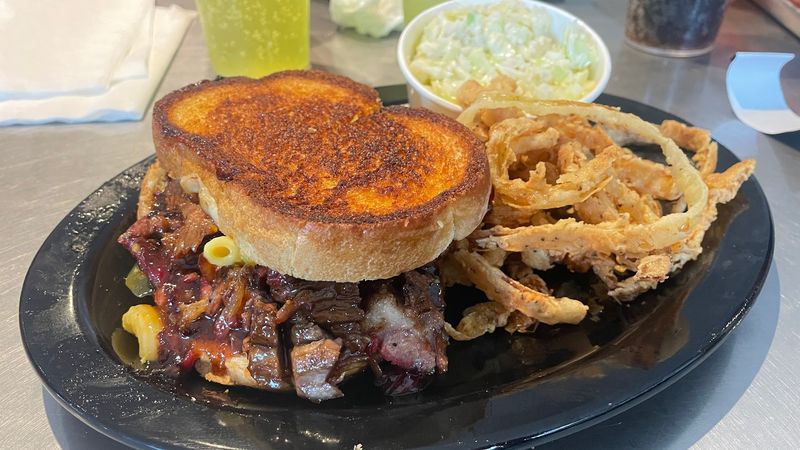 Checkered Pig BBQ & Ribs, Martinsville